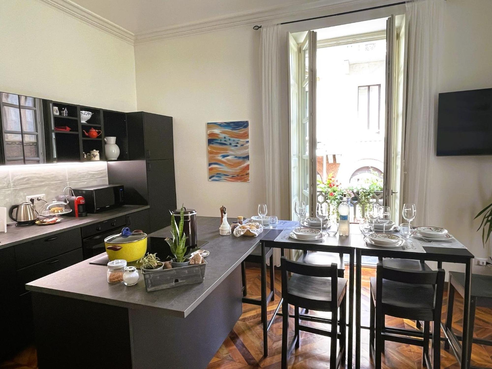 Apartamento Emozione Torino - Affascinante, Silenzioso, In Palazzo D'Epoca Pressi Piazza Solferino Exterior foto